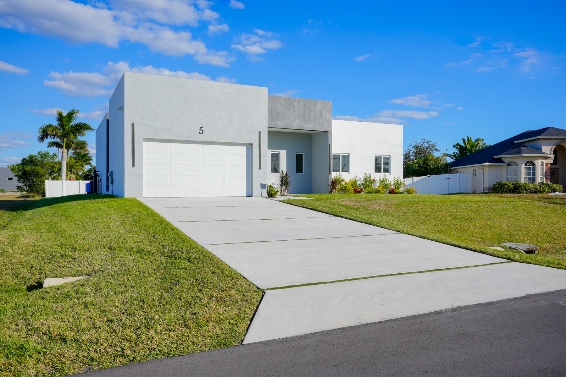 Modern Cape Coral house for sale with contemporary design in SW Cape Coral